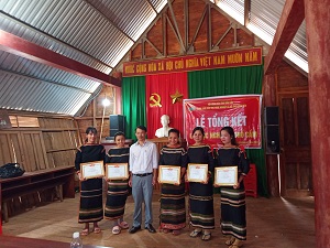 Gìn giữ và phát triển nghề Dệt thổ cẩm truyền thống