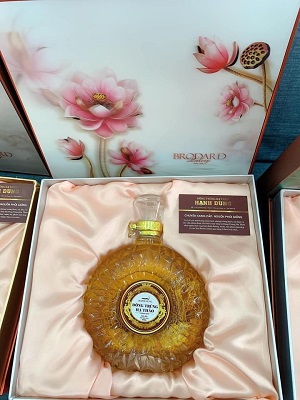 HẠNH DUNG rượu Đông trùng hạ thảo